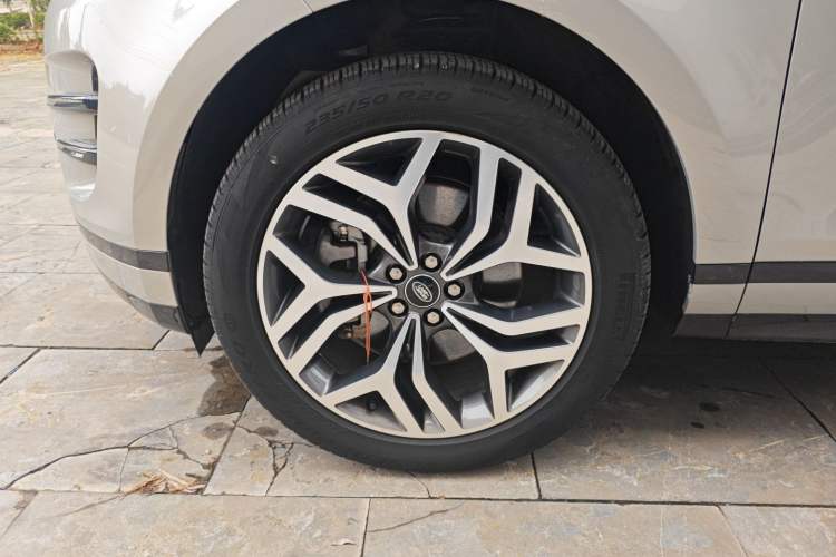 Used Land Rover Range Evoque New Energy 2023 Aurora L P300e Plug-in Hybrid Electric Version Left Front Wheel Hub