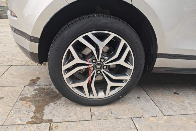 Used Land Rover Range Evoque New Energy 2023 Aurora L P300e Plug-in Hybrid Electric Version Right Rear Wheel Hub