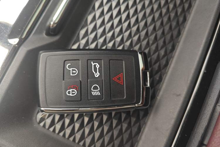 Used Land Rover Range Evoque New Energy 2023 Aurora L P300e Plug-in Hybrid Electric Version Vehicle Key