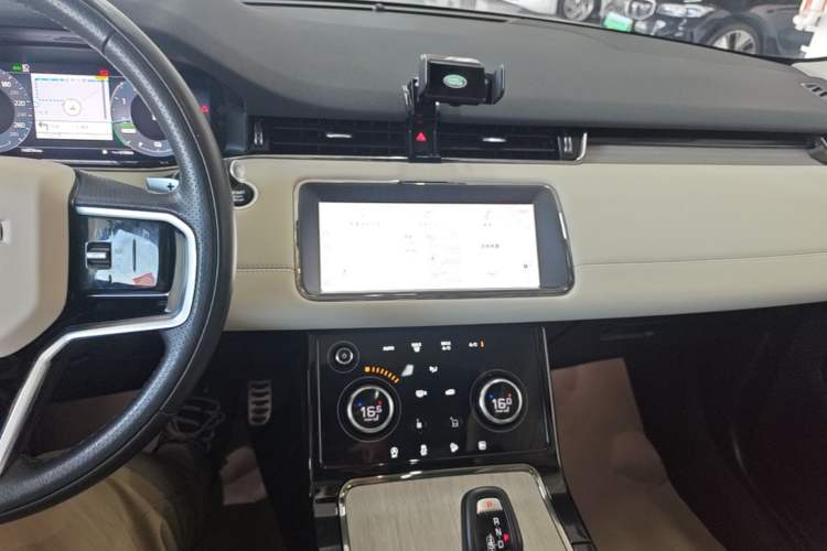 Used Land Rover Range Evoque New Energy 2023 Aurora L P300e Plug-in Hybrid Electric Version Audio And AC Panel