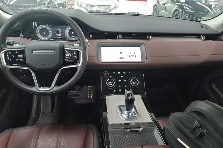 Used Land Rover Range Evoque New Energy 2023 Aurora L P300e Plug-in Hybrid Electric Version Audio And AC Panel