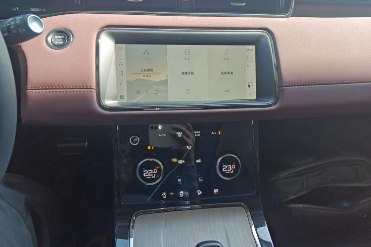 Used Land Rover Range Evoque New Energy 2023 Aurora L P300e Plug-in Hybrid Electric Version Audio And AC Panel