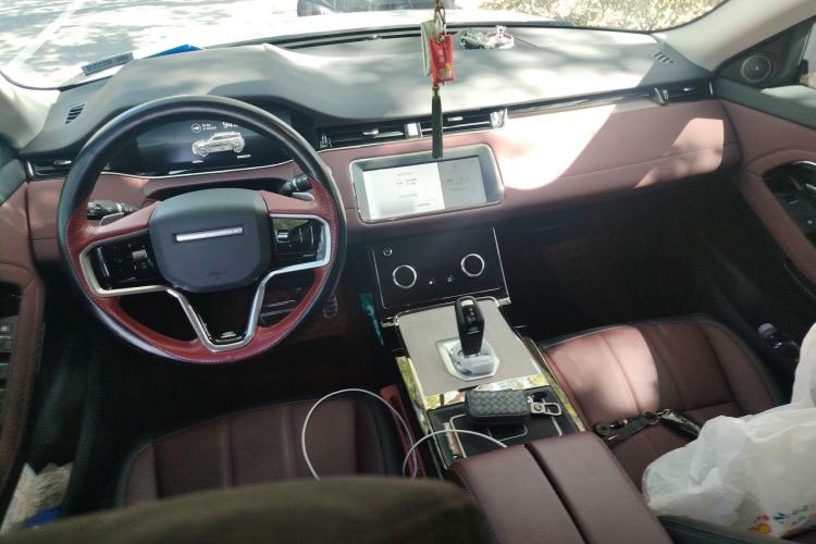 Used Land Rover Range Evoque New Energy 2023 Aurora L P300e Plug-in Hybrid Electric Version Center Console