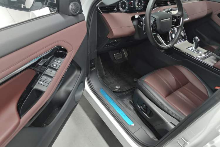 Used Land Rover Range Evoque New Energy 2023 Aurora L P300e Plug-in Hybrid Electric Version Driver Seat