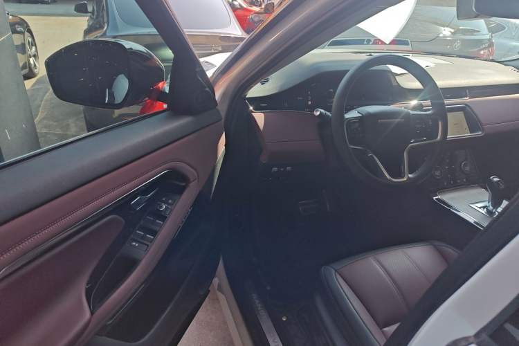Used Land Rover Range Evoque New Energy 2023 Aurora L P300e Plug-in Hybrid Electric Version Driver Seat