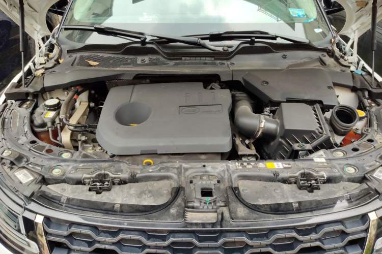 Used Land Rover Range Evoque New Energy 2023 Aurora L P300e Plug-in Hybrid Electric Version Engine Bay