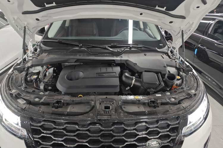 Used Land Rover Range Evoque New Energy 2023 Aurora L P300e Plug-in Hybrid Electric Version Engine Bay