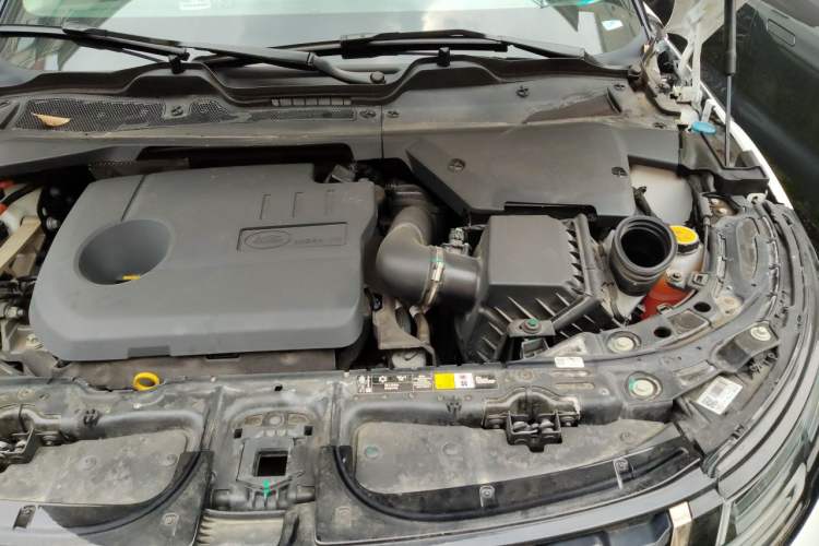 Used Land Rover Range Evoque New Energy 2023 Aurora L P300e Plug-in Hybrid Electric Version Engine Bay Left