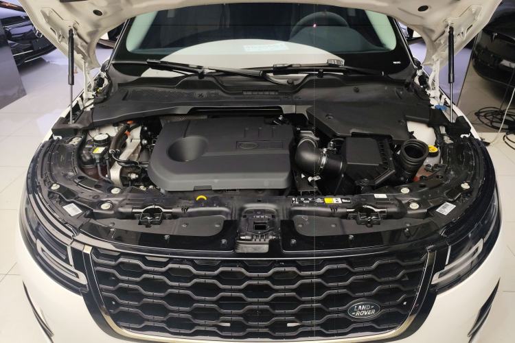 Used Land Rover Range Evoque New Energy 2023 Aurora L P300e Plug-in Hybrid Electric Version Engine Bay