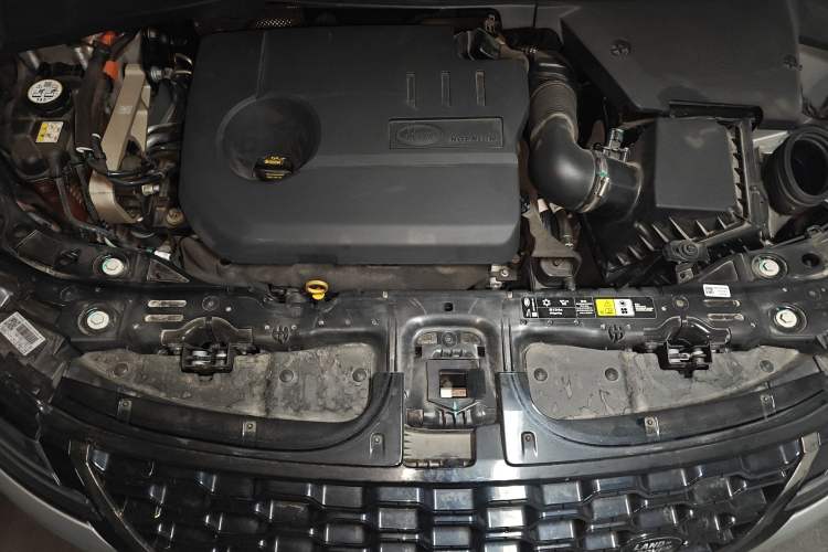 Used Land Rover Range Evoque New Energy 2023 Aurora L P300e Plug-in Hybrid Electric Version Engine Bay