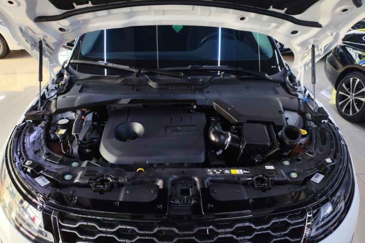 Used Land Rover Range Evoque New Energy 2023 Aurora L P300e Plug-in Hybrid Electric Version Engine Bay