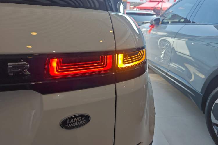 Used Land Rover Range Evoque New Energy 2023 Aurora L P300e Plug-in Hybrid Electric Version Exterior 3