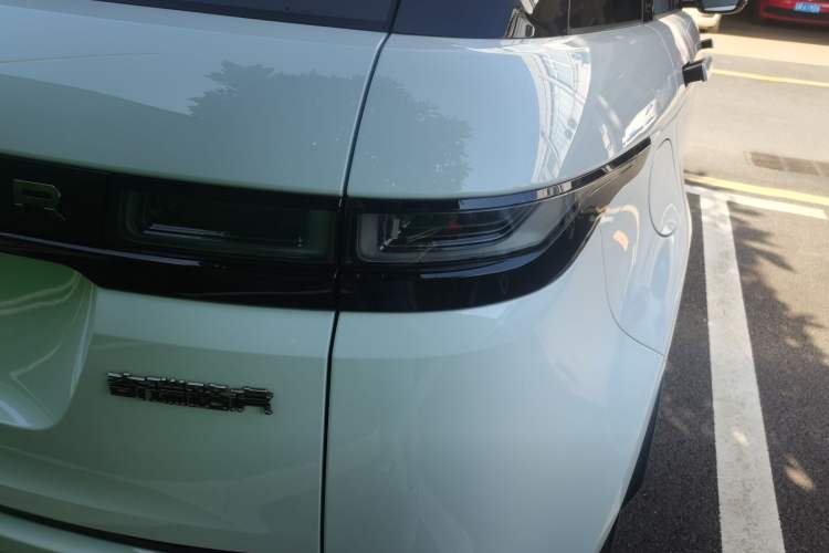 Used Land Rover Range Evoque New Energy 2023 Aurora L P300e Plug-in Hybrid Electric Version Exterior 6