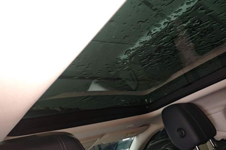 Used Land Rover Range Evoque New Energy 2023 Aurora L P300e Plug-in Hybrid Electric Version Headliner