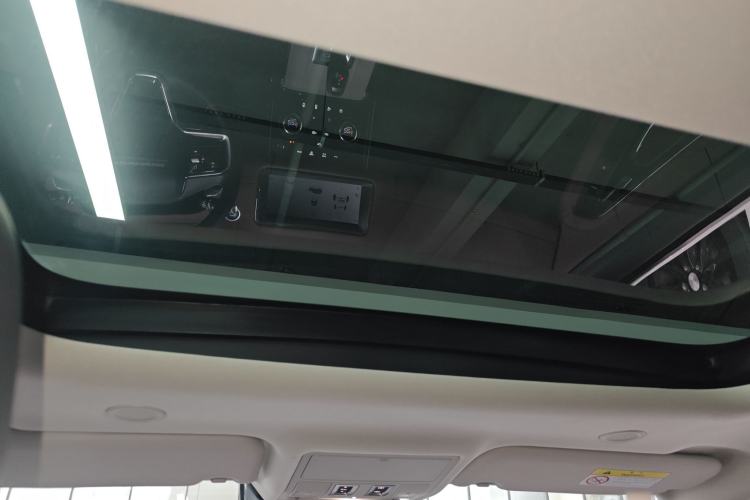 Used Land Rover Range Evoque New Energy 2023 Aurora L P300e Plug-in Hybrid Electric Version Headliner