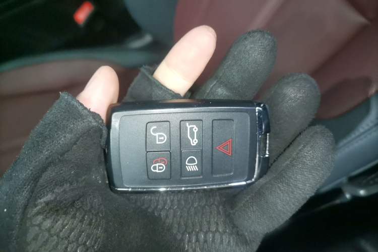 Used Land Rover Range Evoque New Energy 2023 Aurora L P300e Plug-in Hybrid Electric Version Interior 1