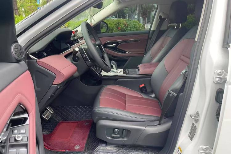 Used Land Rover Range Evoque New Energy 2023 Aurora L P300e Plug-in Hybrid Electric Version Left Front Seat