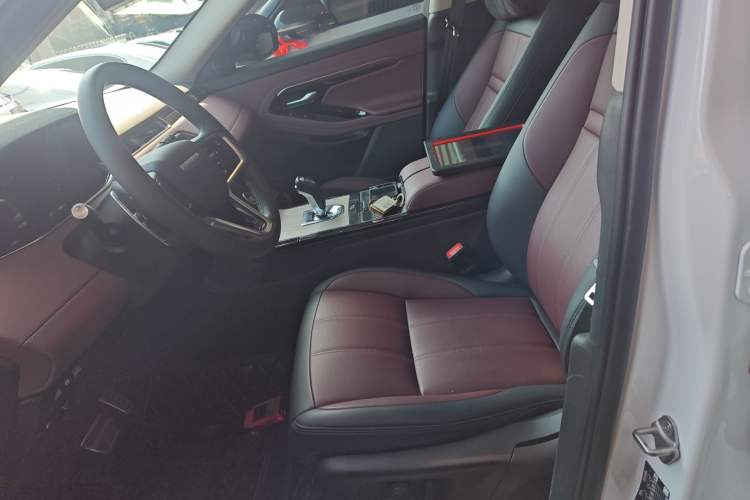 Used Land Rover Range Evoque New Energy 2023 Aurora L P300e Plug-in Hybrid Electric Version Left Front Seat
