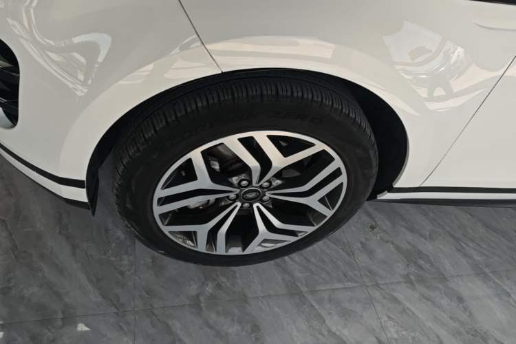 Used Land Rover Range Evoque New Energy 2023 Aurora L P300e Plug-in Hybrid Electric Version Left Front Wheel Hub