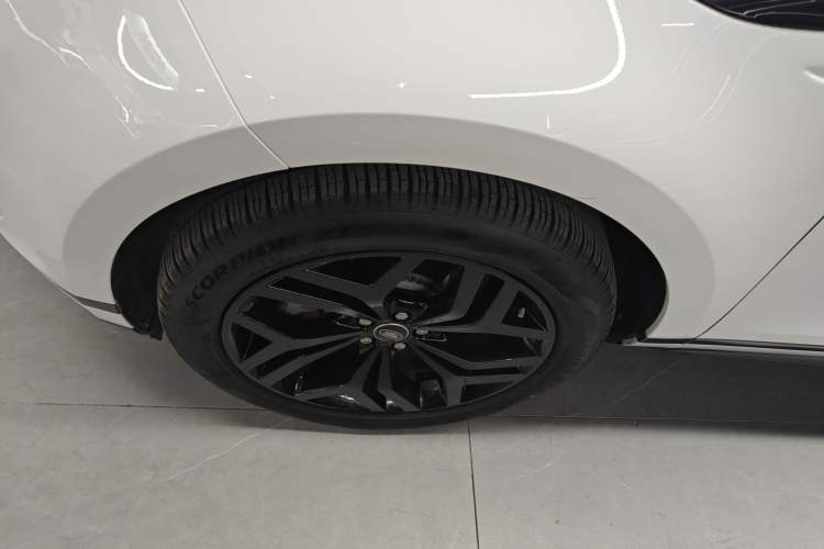 Used Land Rover Range Evoque New Energy 2023 Aurora L P300e Plug-in Hybrid Electric Version Left Front Wheel Hub