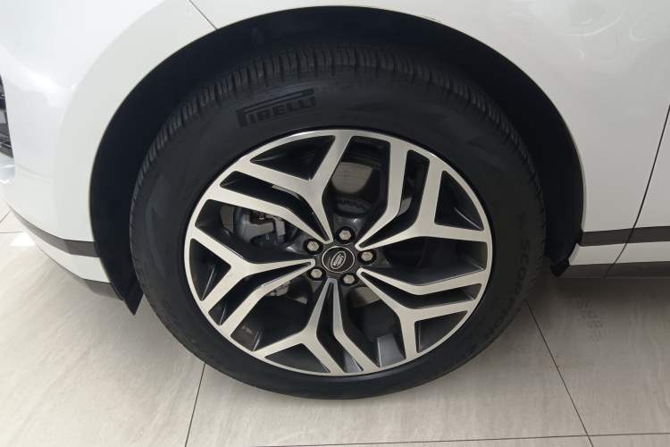 Used Land Rover Range Evoque New Energy 2023 Aurora L P300e Plug-in Hybrid Electric Version Left Front Wheel Hub