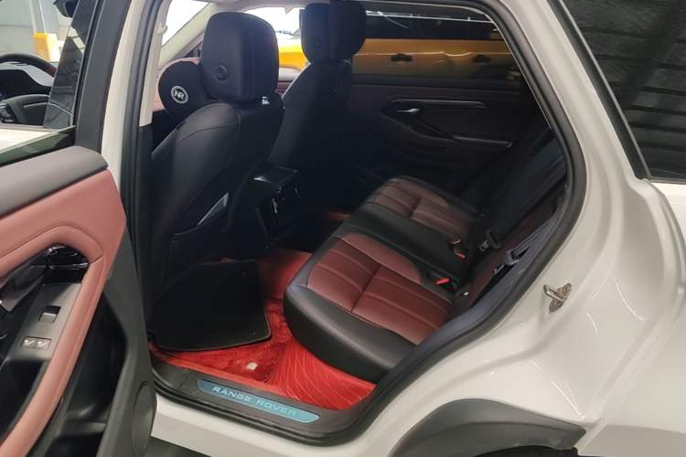Used Land Rover Range Evoque New Energy 2023 Aurora L P300e Plug-in Hybrid Electric Version Left Rear Seat