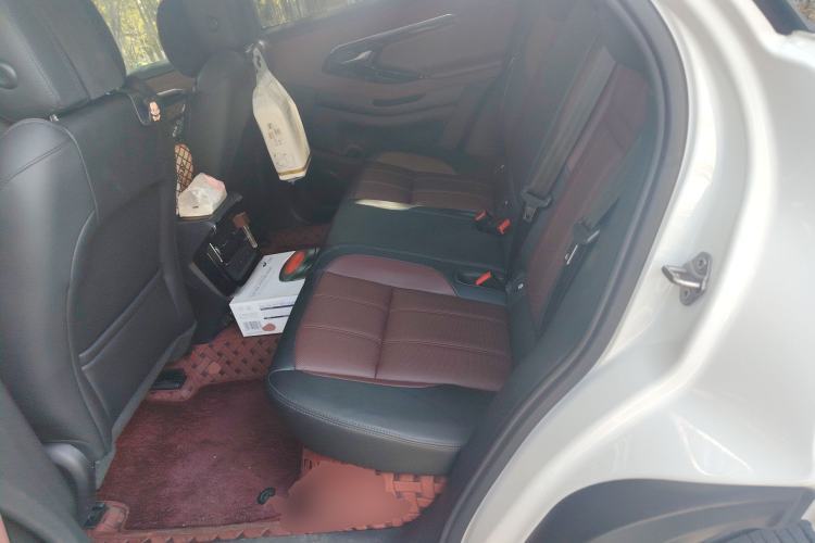 Used Land Rover Range Evoque New Energy 2023 Aurora L P300e Plug-in Hybrid Electric Version Left Rear Seat