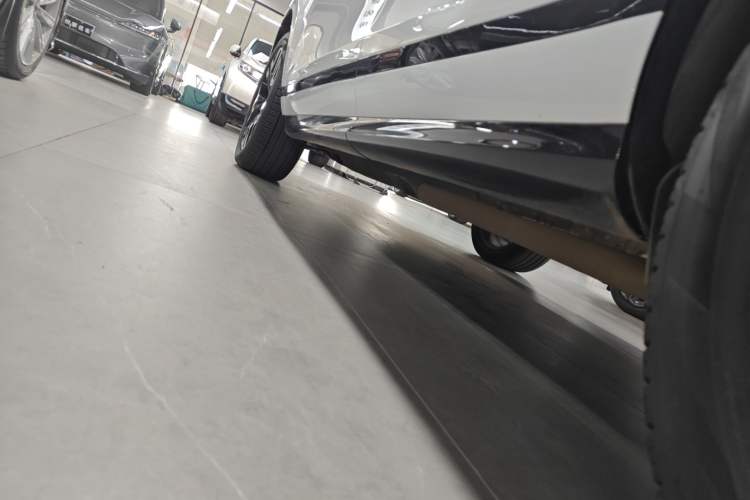 Used Land Rover Range Evoque New Energy 2023 Aurora L P300e Plug-in Hybrid Electric Version Left Side Sill