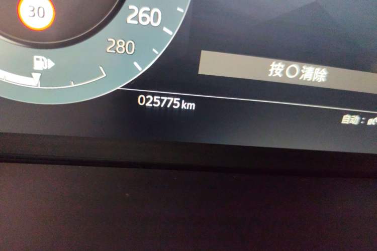 Used Land Rover Range Evoque New Energy 2023 Aurora L P300e Plug-in Hybrid Electric Version Odometer Close Up