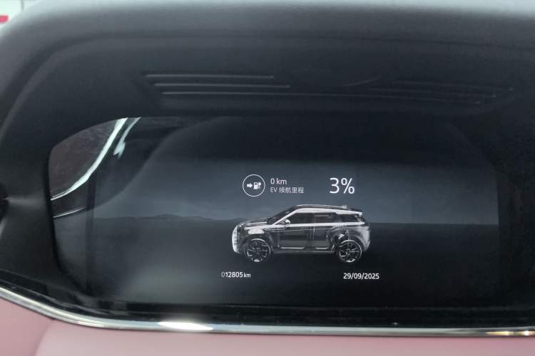 Used Land Rover Range Evoque New Energy 2023 Aurora L P300e Plug-in Hybrid Electric Version Odometer Close Up