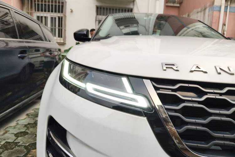 Used Land Rover Range Evoque New Energy 2023 Aurora L P300e Plug-in Hybrid Electric Version Right Front Headlight