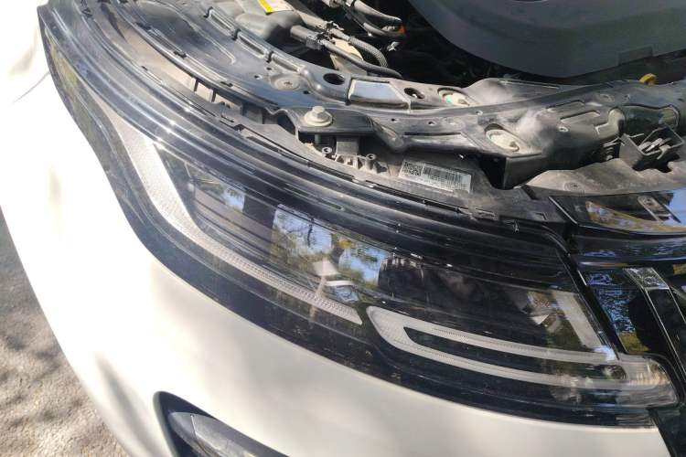 Used Land Rover Range Evoque New Energy 2023 Aurora L P300e Plug-in Hybrid Electric Version Right Front Headlight