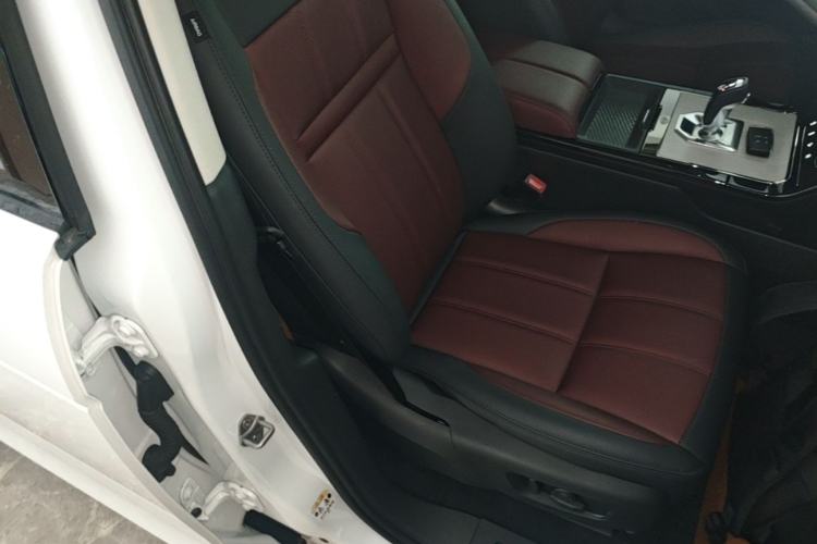 Used Land Rover Range Evoque New Energy 2023 Aurora L P300e Plug-in Hybrid Electric Version Right Front Seat
