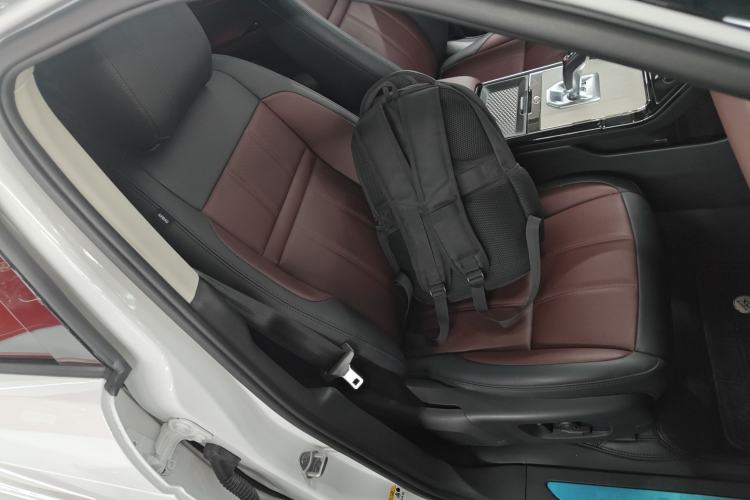 Used Land Rover Range Evoque New Energy 2023 Aurora L P300e Plug-in Hybrid Electric Version Right Front Seat