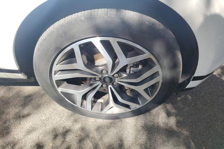 Used Land Rover Range Evoque New Energy 2023 Aurora L P300e Plug-in Hybrid Electric Version Right Front Wheel Hub