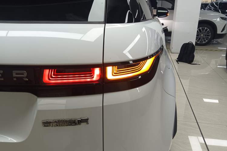 Used Land Rover Range Evoque New Energy 2023 Aurora L P300e Plug-in Hybrid Electric Version Right Rear Taillight