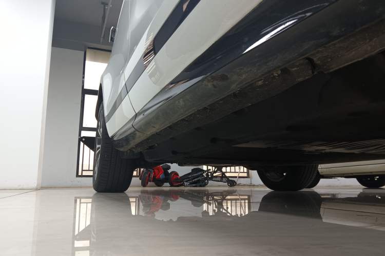 Used Land Rover Range Evoque New Energy 2023 Aurora L P300e Plug-in Hybrid Electric Version Right Side Sill
