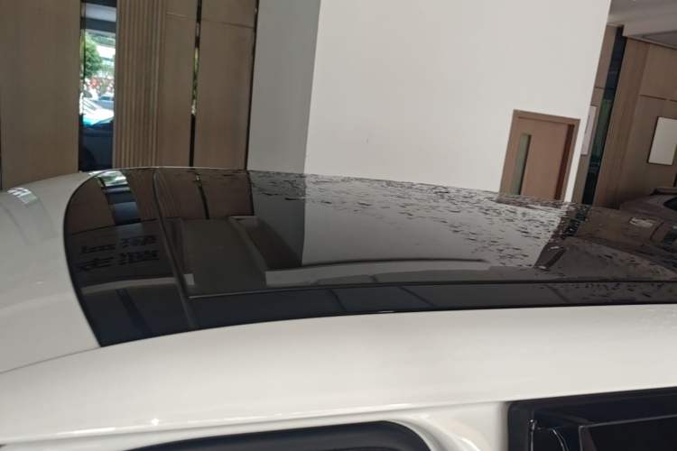 Used Land Rover Range Evoque New Energy 2023 Aurora L P300e Plug-in Hybrid Electric Version Roof