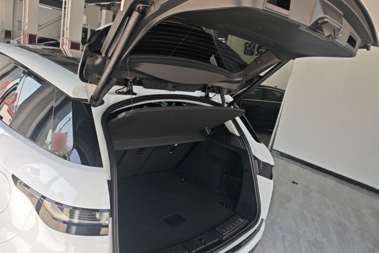Used Land Rover Range Evoque New Energy 2023 Aurora L P300e Plug-in Hybrid Electric Version Trunk