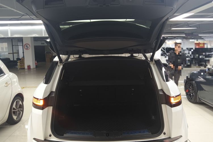 Used Land Rover Range Evoque New Energy 2023 Aurora L P300e Plug-in Hybrid Electric Version Trunk