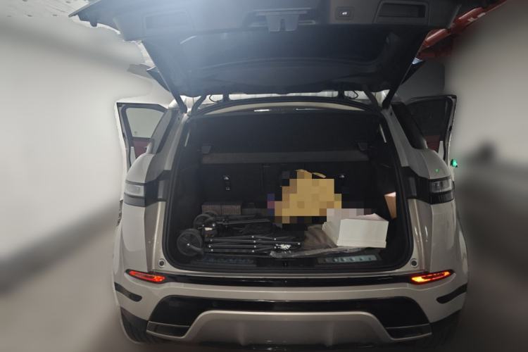 Used Land Rover Range Evoque New Energy 2023 Aurora L P300e Plug-in Hybrid Electric Version Trunk