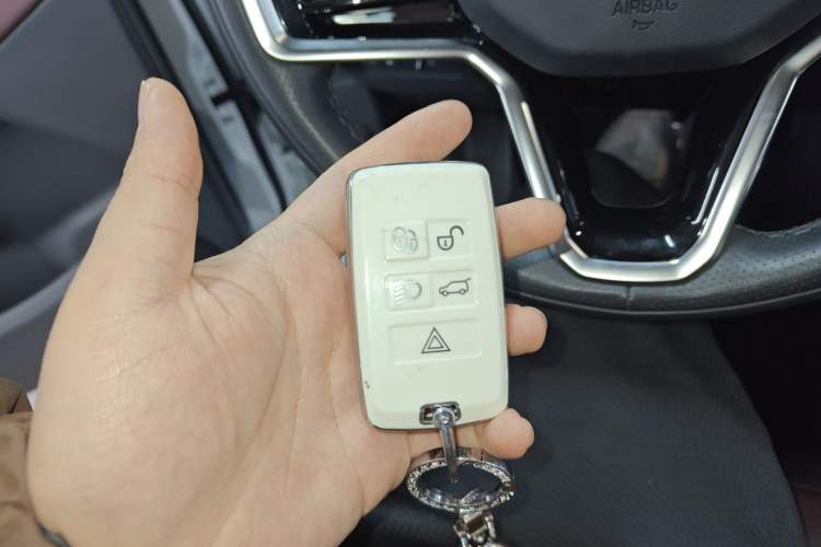 Used Land Rover Range Evoque New Energy 2023 Aurora L P300e Plug-in Hybrid Electric Version Vehicle Key