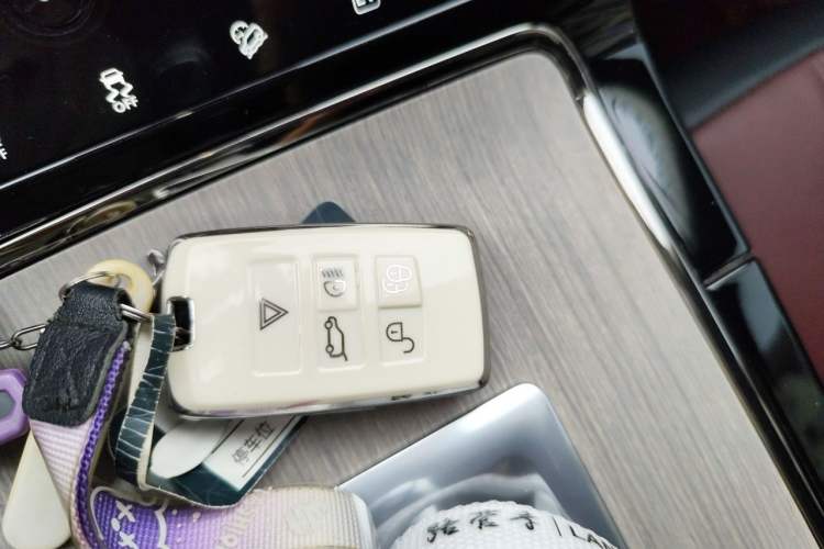 Used Land Rover Range Evoque New Energy 2023 Aurora L P300e Plug-in Hybrid Electric Version Vehicle Key