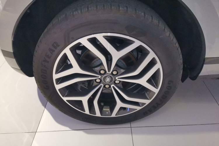 Used Land Rover Range Evoque New Energy 2024 Aurora L P300e Plug-in Hybrid Electric Version Exterior 8