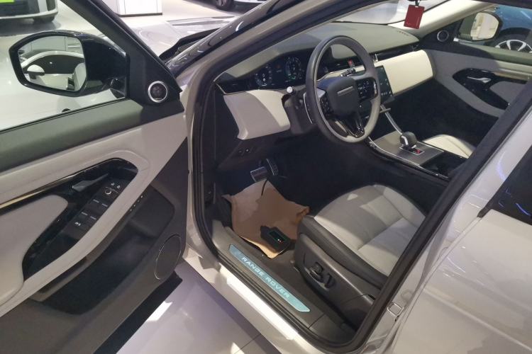 Used Land Rover Range Evoque New Energy 2024 Aurora L P300e Plug-in Hybrid Electric Version Interior 3