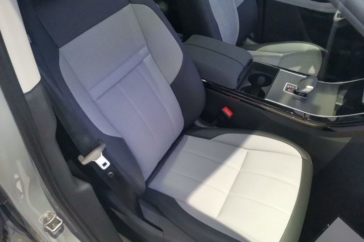 Used Land Rover Range Evoque New Energy 2024 Aurora L P300e Plug-in Hybrid Electric Version Right Front Seat