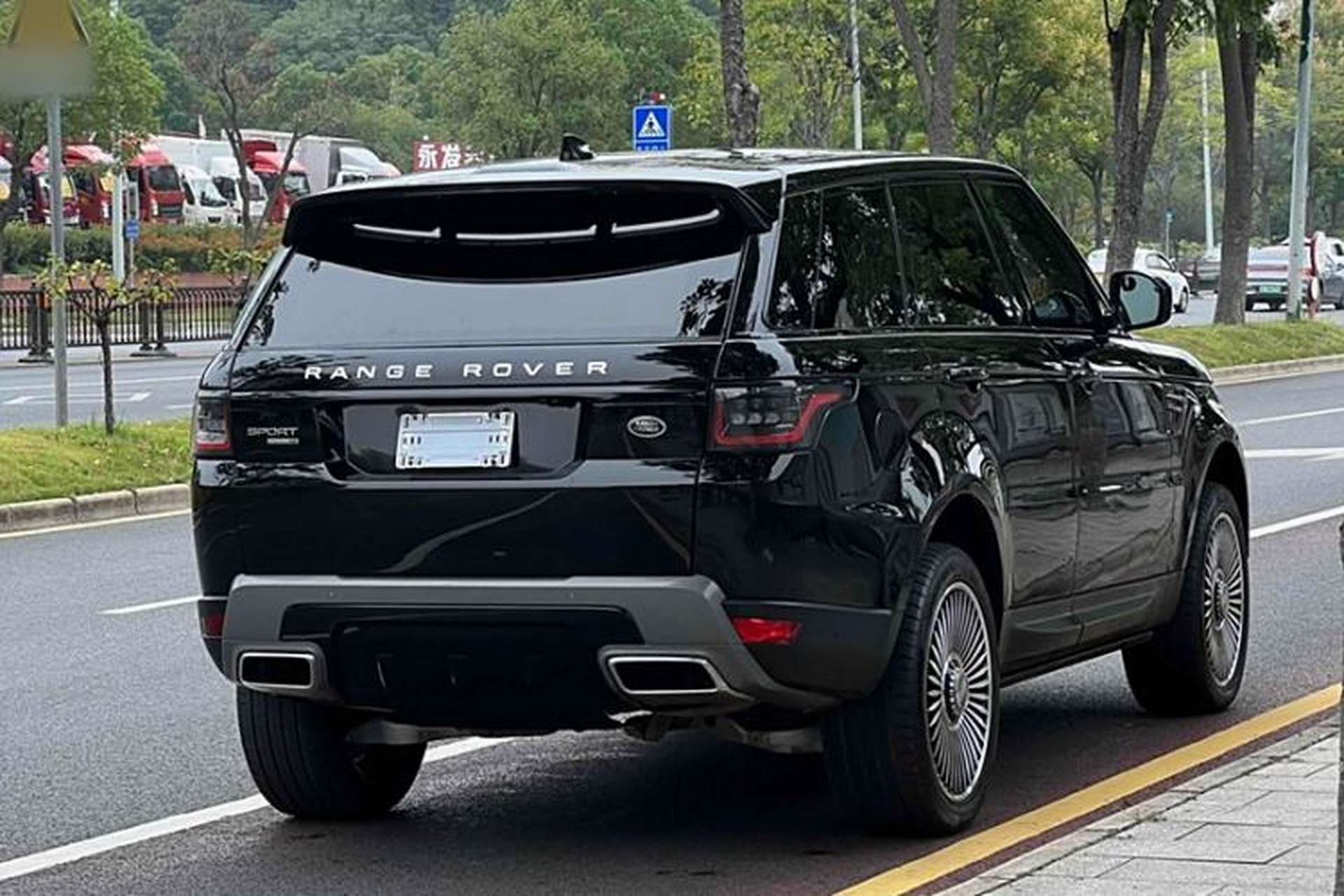 Used Land Rover Range Sport  Exterior 2