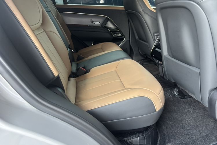 Used Land Rover Range Sport 2023 400PS Dynamic SE Interior 4