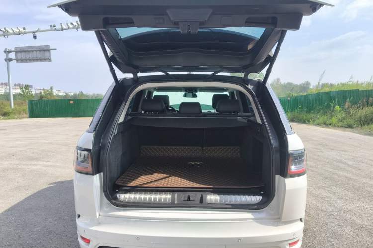 Used Land Rover Range Sport 2016 3.0 SDV6 HSE Trunk