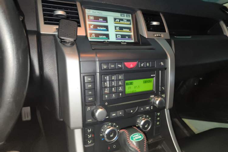 Used Land Rover Range Sport 2005 Sports Edition V8 4.4 Audio And AC Panel